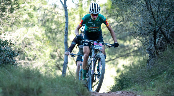 Fischer arrasa y Alleman gana al sprint en la 2a etapa de la SCOTT Mediterranean Epic