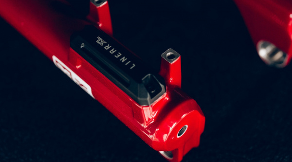 Nueva era para el DH en RockShox: llegan la BoXXer D2 y un nuevo Vivid Coil