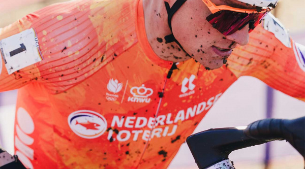 Dónde ver en directo el Campeonato del Mundo de ciclocross hoy, con Van der Poel listo para hacer historia