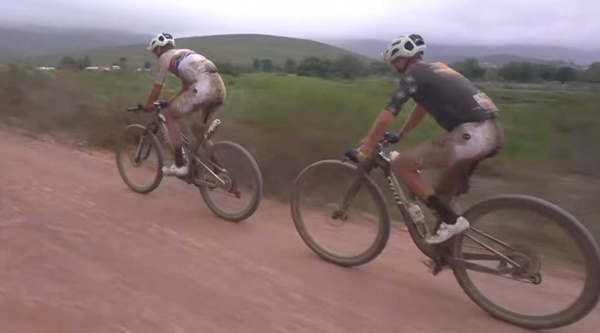 Una bici de 32” hace historia en la Absa Cape Epic y gana la etapa 3 con el HONEYCOMB 226ERS