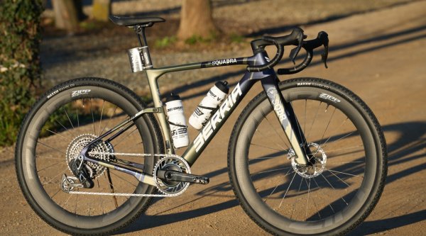 Bicis pro: la Berria Naii del nuevo equipo de gravel Squadra Berria