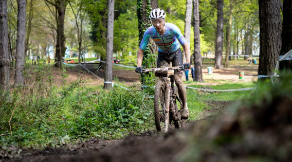 Vlad Dascalu logra en la Green Series de Erandio su primera victoria tras su regreso a la competición