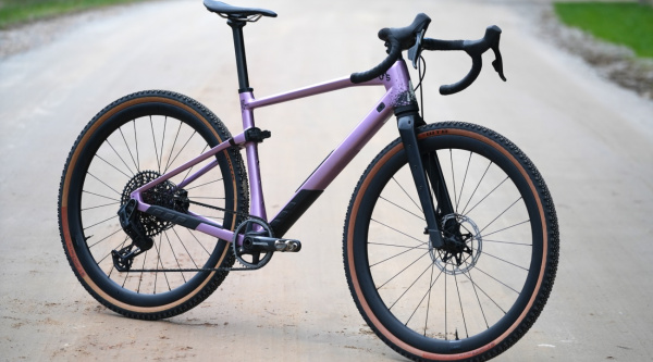 La doble suspensión en gravel bien aplicada: probamos la BMC URS 01 LT ONE