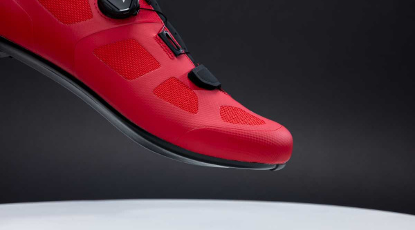 Giant renueva por completo su gama de zapatillas: nuevas Surge, Charge y Shuttle con enfoque en ergonomía y rendimiento