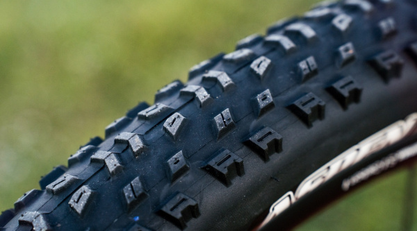 Llega la nueva cubierta Maxxis Aspen AT, a medio camino entre el XC y el trail