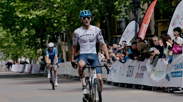 Natalia Fischer y Alberto Barroso conquistan el Campeonato de España de gravel en Alcaraz con claro dominio del MTB