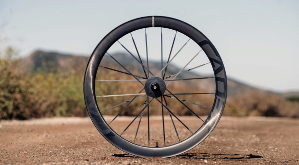 Las nuevas ruedas CADEX Max GXR de gravel solo pesan 1,3 kg y son espectaculares