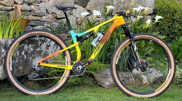 Merida Ninety-Six personalizada del equipo X-Sauce Factory Team