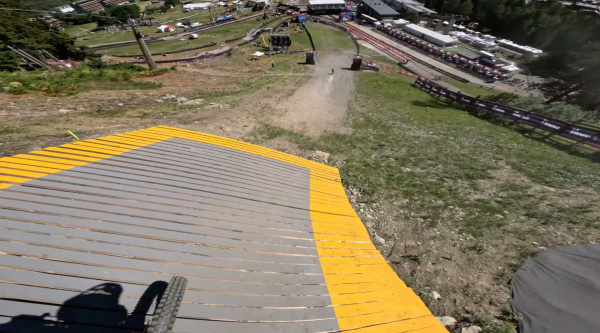 El brutal POV de Jackson Goldstone en La Thuile, así es este inclinadísima bajada