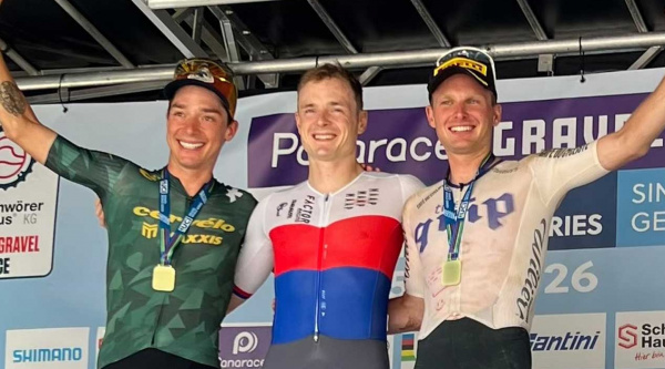 Vakoč supera a Pellaud al sprint y Laing firma su primer triunfo en las UCI Gravel World Series