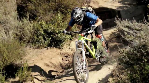 Richi Schley y el casco iXS Phobos Schleyer Edition