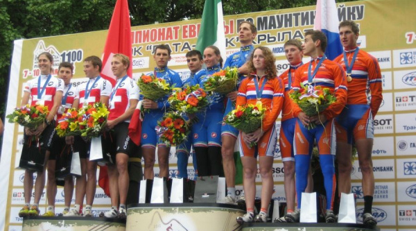 Podio de los Campeonatos de Europa Team Relay 2012