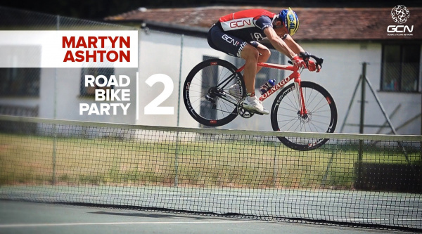 La historia tras el Road Bike Party 2 de Martyn Ashton