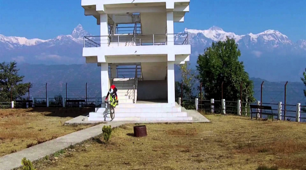 Un día en la vida del mejor rider de DH de Nepal