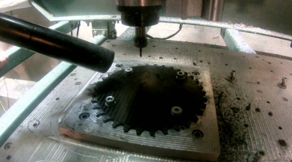 Cómo se construye el plato más exclusivo del mundo, así se trabajo el carbono