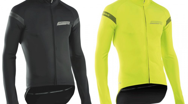 Sin lugar a dudas la estrella de Northwave en lo que a protección frente al frío y la lluvía a la vez que sin perder ni un ápice de aerodinamismo. Por ello merece un capítulo aparte.