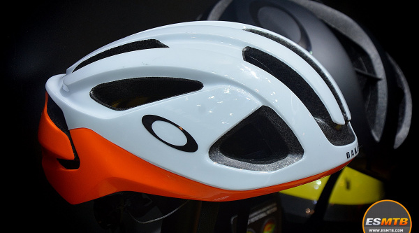 Cascos Oakley ARO