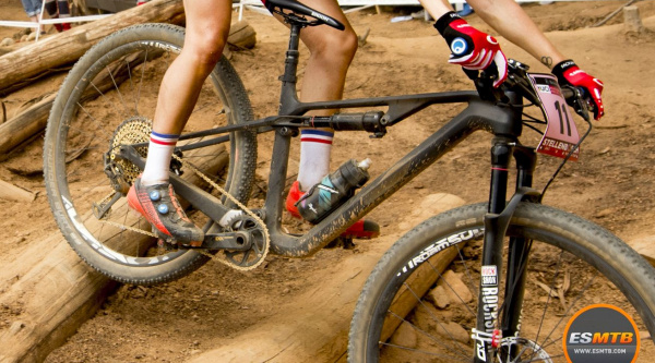 Pauline Ferrand Prevot y la nueva Canyon doble