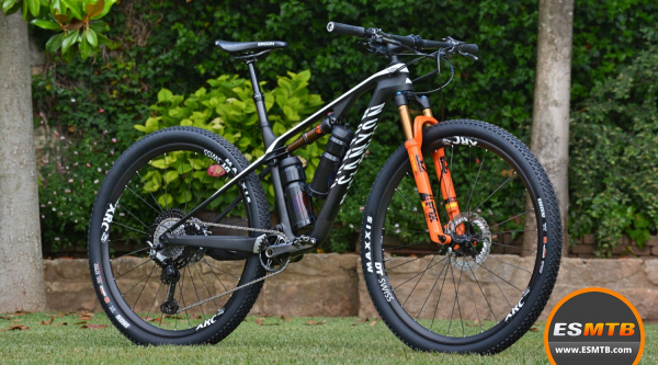 Canyon Lux CF SLX 9.0 Race Team
