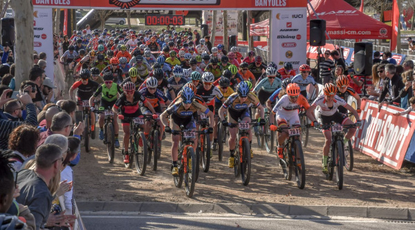 Salida de la carrera femenina