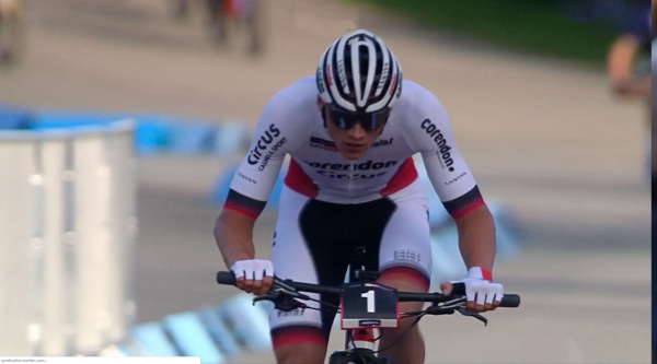 Mathieu van der Poel en solitario