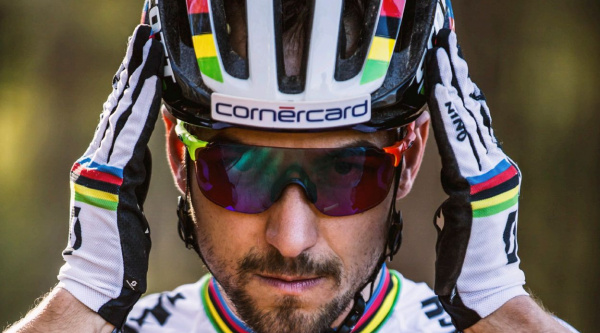 Nino Schurter con su casco Scott Centric Plus