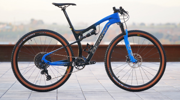 Berria Mako AXS