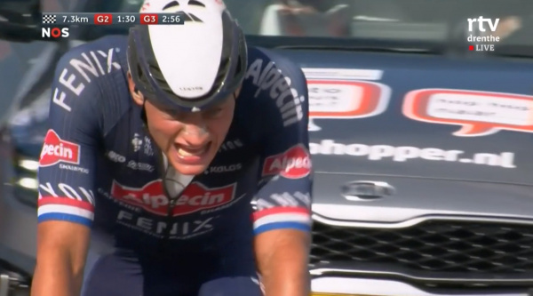 Mathieu van der Poel camino del oro