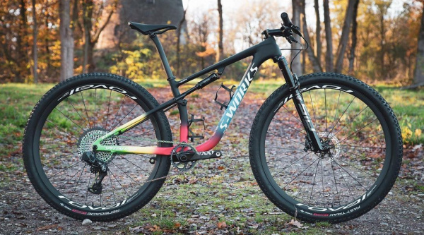 Specialized S-Works Epic homenaje Tom Pidcock