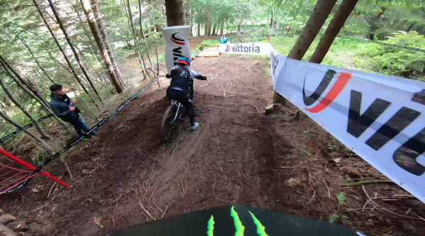 [VÍDEO] On-board en el circuito de la Copa del Mundo de DH en Les Gets