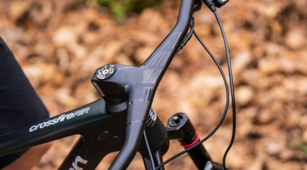 Manillar integrado de carbono Lee Cougan Comptrol