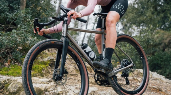 Neumáticos de gravel Hutchinson
