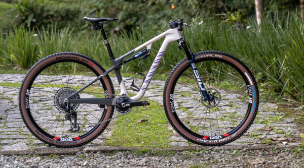 Canyon Lux World Cup CFR Loana Lecomte