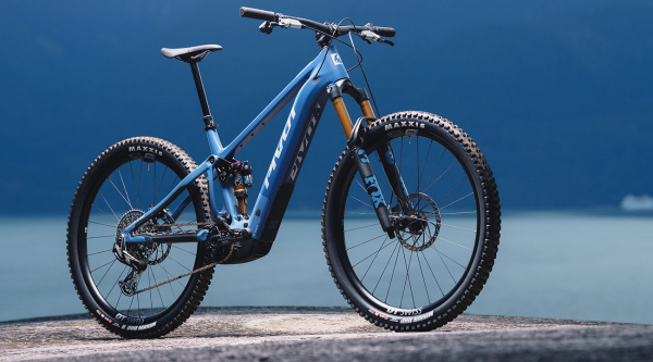 Pivot Shuttle AM
