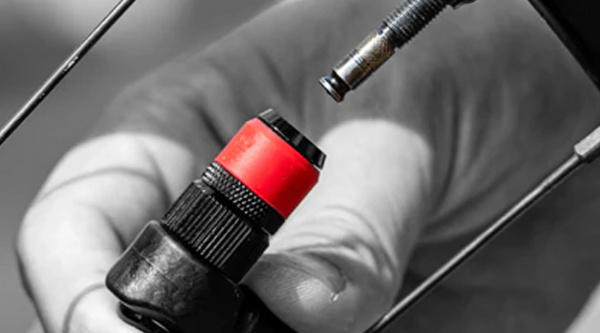 Clik Valve llega a Lezyne