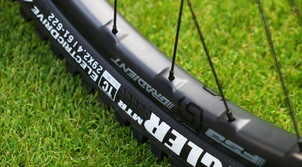 FSA Gradient i30 Carbon