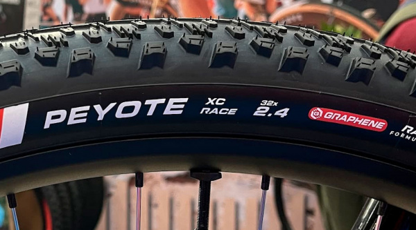 Vittoria Peyote 32″