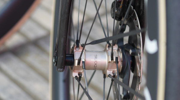 Oquo con radios de carbono