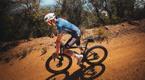 Mathieu van der Poel en Girona
