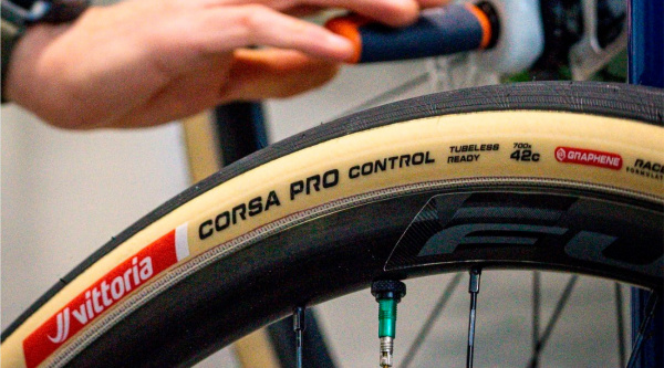 Vittoria Corsa PRO Control