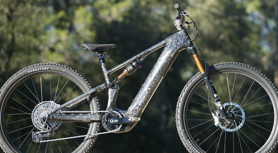 Test Specialized Levo R: nuevo cuadro, más ligereza y 850 W de potencia