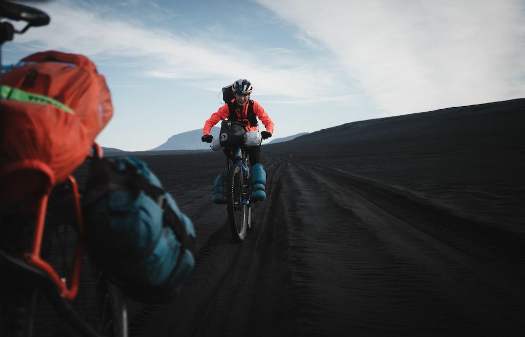Bikepacking con Emily Batty en Islandia