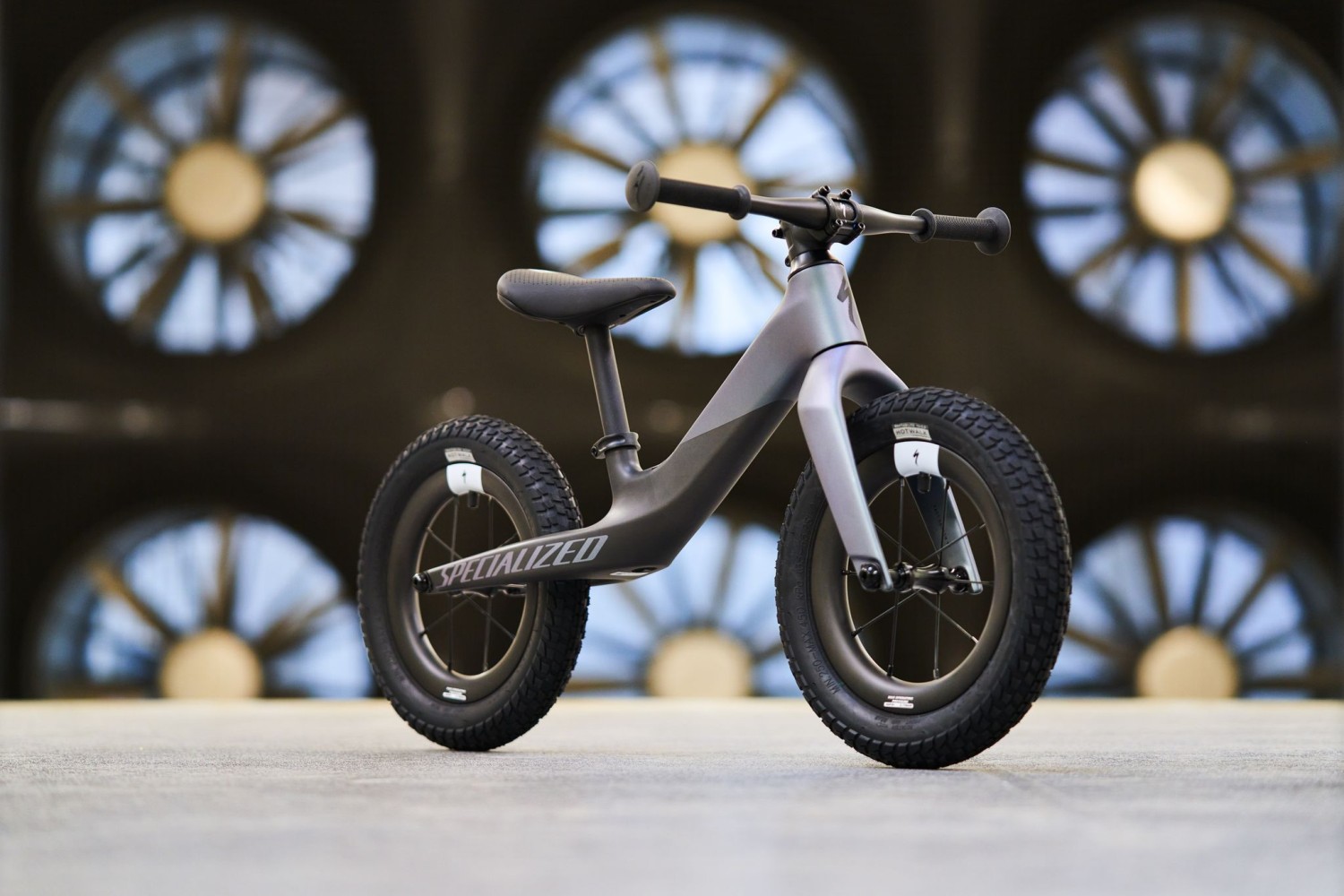 adecuado Arte Regan Specialized Hotwalk Carbon, la bicicleta de equilibrio más pro del planeta