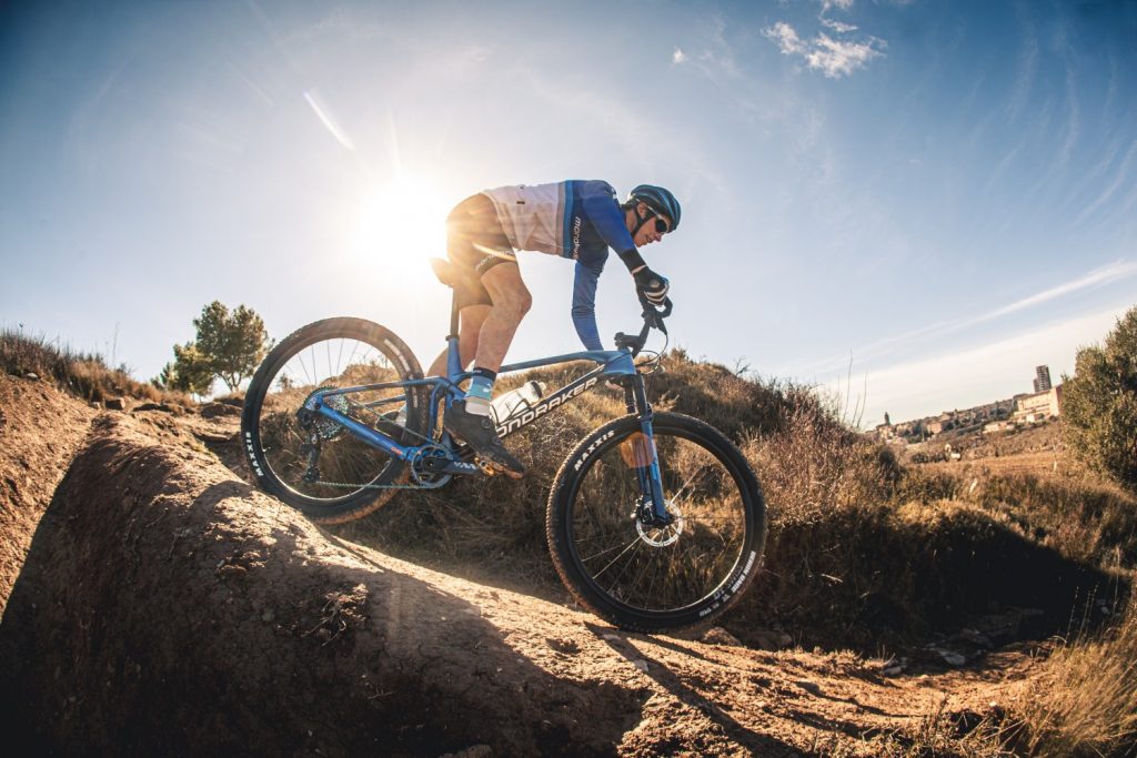 Álex Márquez probando su Mondraker
