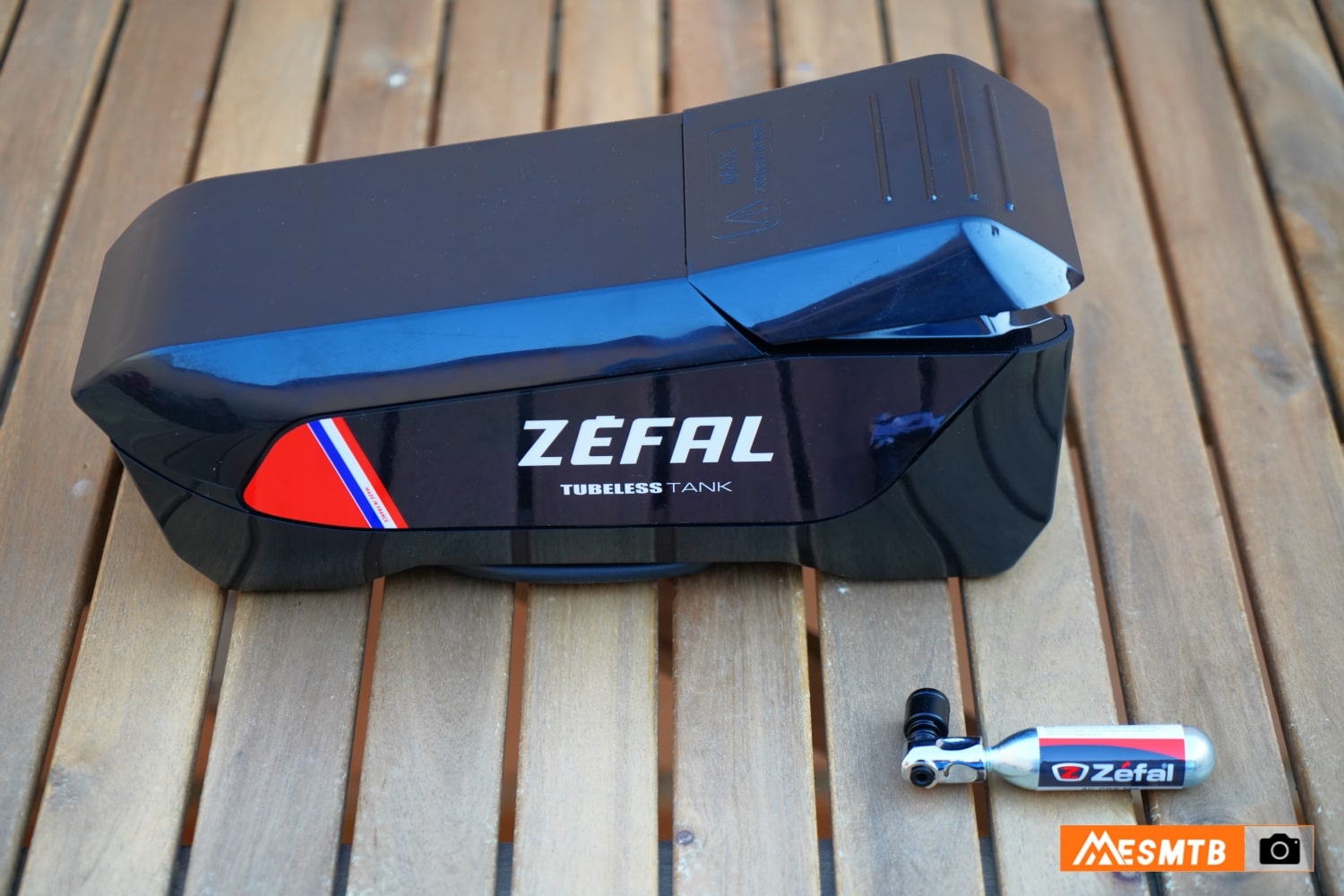 Zéfal Tubeless Tank, La Solución "manos Libres" Para Talonar Neumáticos