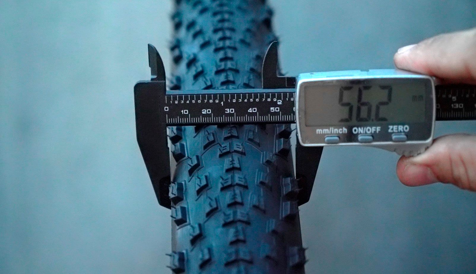 Jadeo Aptitud fuga de la prisión Neumáticos de MTB de 2,4" para XC, ¿la gran mejora para tu bici?