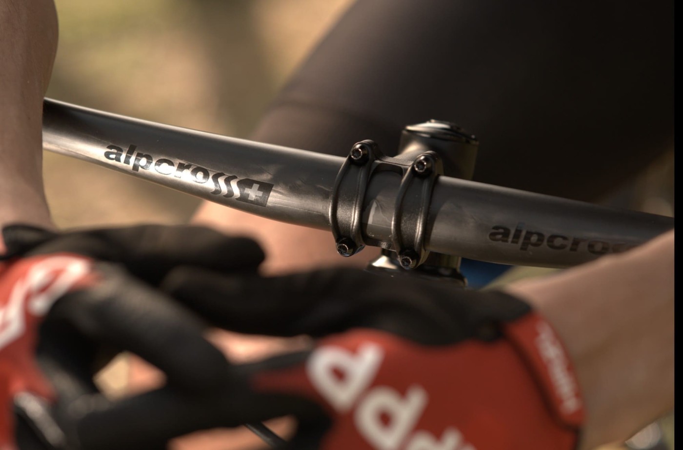 Alpcross Components: manillar, potencia y tija para limar gramos a tu bici