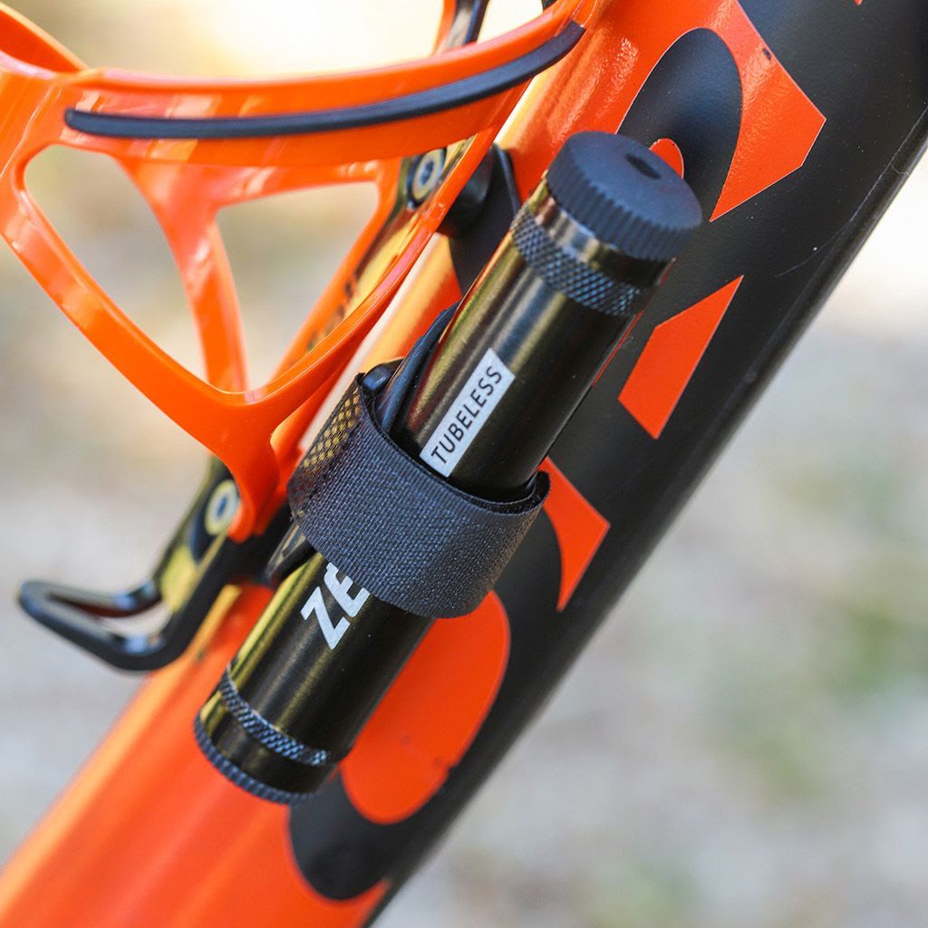 Kit de Reparación de Neumáticos de Bicicleta Tubeless, Mechas Pinchazos MTB  para Antipinchazos Bicicleta de Montaña, Herramienta de Inserción y  Escariador con 20 Tiras de Reparación Bacon Strips : : Deportes y
