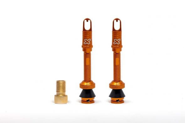Nuevas válvulas tubeless anodizadas X-Sauce